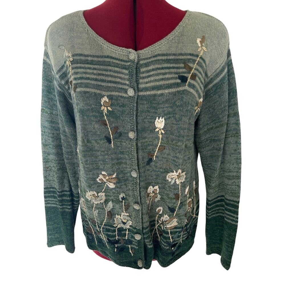 Tiara Internationalโ Sz Medium Green Knitted Embroidered Floral Cardigan Sweater